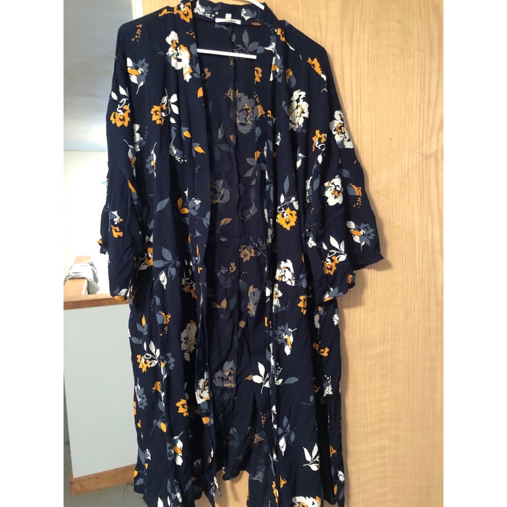 Maurices Floral Kimono NWOT